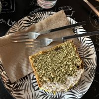 Lemon Pistazienkuchen 💚   at KAVA Coffee Roasters in Traunstein