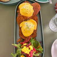 Ous benedictins at Tranzit by Flow in Budapest