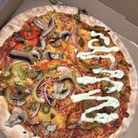 30cm Thin and Crispy half Vegan California, half Vegan Shoarma 16,50€ (w/Delivery 18,49€)  at New York Pizza Bilderdijkstraat  in Noord-holland