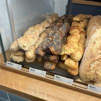 Rabiate 3,25€, Knofi Wurzn 3,25€  at brotsüchtig • Bio Bäckerei in Oberösterreich