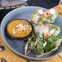 summer sushi veggie rolls with peanut dip at LêLê in Berlin