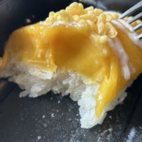 mango on sticky rice (5,80€)  at Dun Huang in Vlaanderen