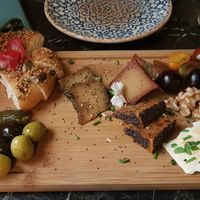 Vegan cheese platter at Bubita Bar in Barcelona