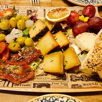 Tabla de quesos veganos curados at Bubita Bar in Barcelona