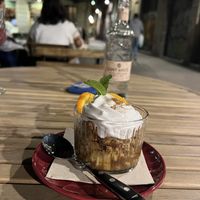 Crumble with cream   at Bubita Bar in Barcelona