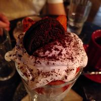 Strawberries with whipped cream and oreos at Bubita Bar in Barcelona