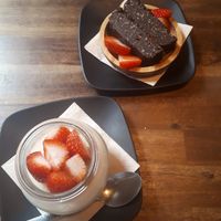 Brownie and cheesecake, both raw at Bubita Bar in Barcelona