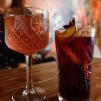 Cleopatra y Jessica at Bubita Bar in Barcelona