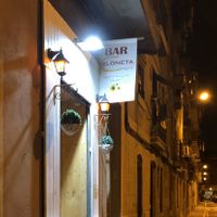 Outside view @ night at Bubita Bar in Barcelona