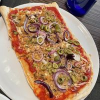 pizza tunaveg e cipolle   at Veganda in Padua