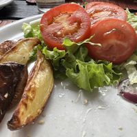 Mancano delle patate e il panino di mio marito che era già scomparso nella sua boccuccia  at Veganda in Padua