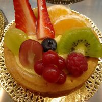 frolla crema pasticcera e frutta fresca at Veganda in Padua