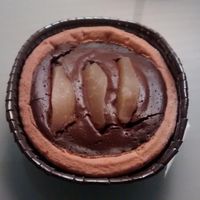 Belle Hélène chocolate-pear pie at Veganda in Padua