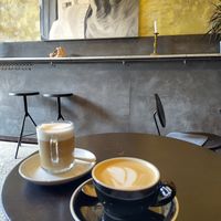 Vegan galão and cappuccino at Café 3zehn in Berlin