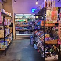 Snacks, tea, drinks at Clean Heart Coffee & Organics in London