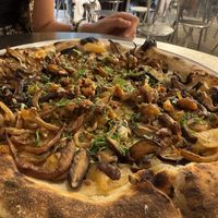 Pizza Vegan (no vegancheese option)  at Lupita Pizzaria Alvalade in Lisboa