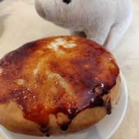 Créame brule with white chocolate inside all vegan tho!!! at Considerit in Edinburgh