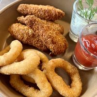 Chicken wings with onion rings   at Mello in Bangkok