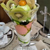Kiwi ice cream cup at Buonissimo Eismanufaktur in Bayern