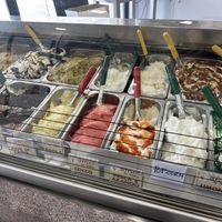 Vegan strawberry & lemon  at Bar Gelateria baradero in Toscana