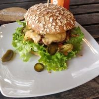 Joppie burger with cheeze and jalapeños at Bunte Burger Cologne in Cologne