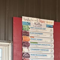 Vanilla is confirmed vegan with staff  at SimmersCreamy in Massachusetts