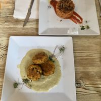 Quinoa guisada y tortitas de verdura en salsa de puerro at Zoe Food in Gran Canaria