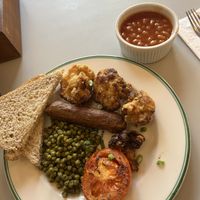 The full vegan festival 16,80€, Baked beans 3,80€  at Rascal's Café in Bruxelles
