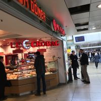 store front (inside of train station) at Le Crobag Veggie in Hannover