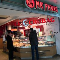 store front inside of train station at Le Crobag Veggie in Hannover