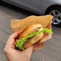 Schnitzelbrötchen at Die Vegane Fleischerei in Cologne