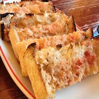 Coca bread with tomato at Buffala L’Escala in Cataluña