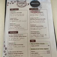   at Chat-Rivari Café in Paris