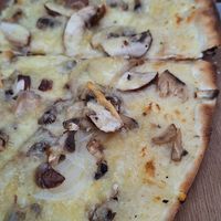 Tarte flambée aux champignons at L'Acoustic in Selestat