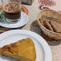 Vegan Tortilla and Oat Cappuccino at Baratza Kafea in Pamplona