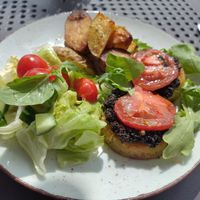 Fried eggplant with potatoes and salad at Restauracja Vis'a'Vis in Województwo Dolnośląskie