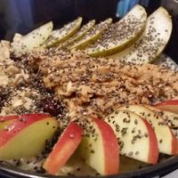 oatmeal with peanut butter and fruit at Mysa in Warsaw