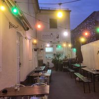 Outdoor seating at Anne‘s in Munich