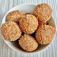 Sesame balls  at Dunes Cafe in Dubai