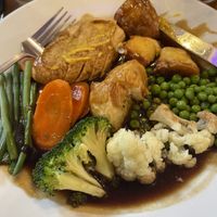 vegan chicken, roast dinner and gravy   at Nineteen.57 in Barmouth