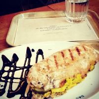 Mohnbrötchen mir Kichererbsenaufstrich, Soja-Mayo, Gewürzgurken, Penne. at Das Voglhaus in Konstanz