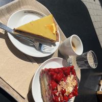 Mousse au Chocolate Orangen Tarte 🍫🍊 und Himbeerkuchen 💕  at Das Voglhaus in Konstanz