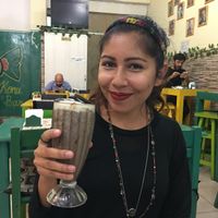 Oreo shake and a beautiful vegan at Konu Bar in Buenos Aires