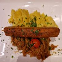 Vegane Wurst vom Grill mit Kartoffelpüree und Sauerkraut at Goldener Schwan in Aachen