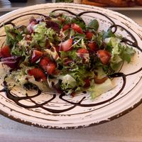 Strawberry salad with a sweet vinaigrette  at Barza brunch and kitchen lunch dinner  in Santa Pola