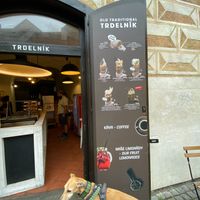 menu with 2 vegan options, banana or apple strusel.  at Trdelník in Hlavní Město Praha