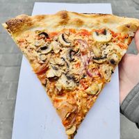 Mushroom pizza  at Hatool HaYarok - The Green Cat in Tel Aviv