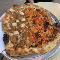 Pepperoni & Mushrooms / Vuna  at Hatool HaYarok - The Green Cat in Tel Aviv