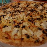 Olives, artichoke, mushrooms at Hatool HaYarok - The Green Cat in Tel Aviv