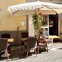 Outdoor seatingg  at Chiaroscuro  in Prato